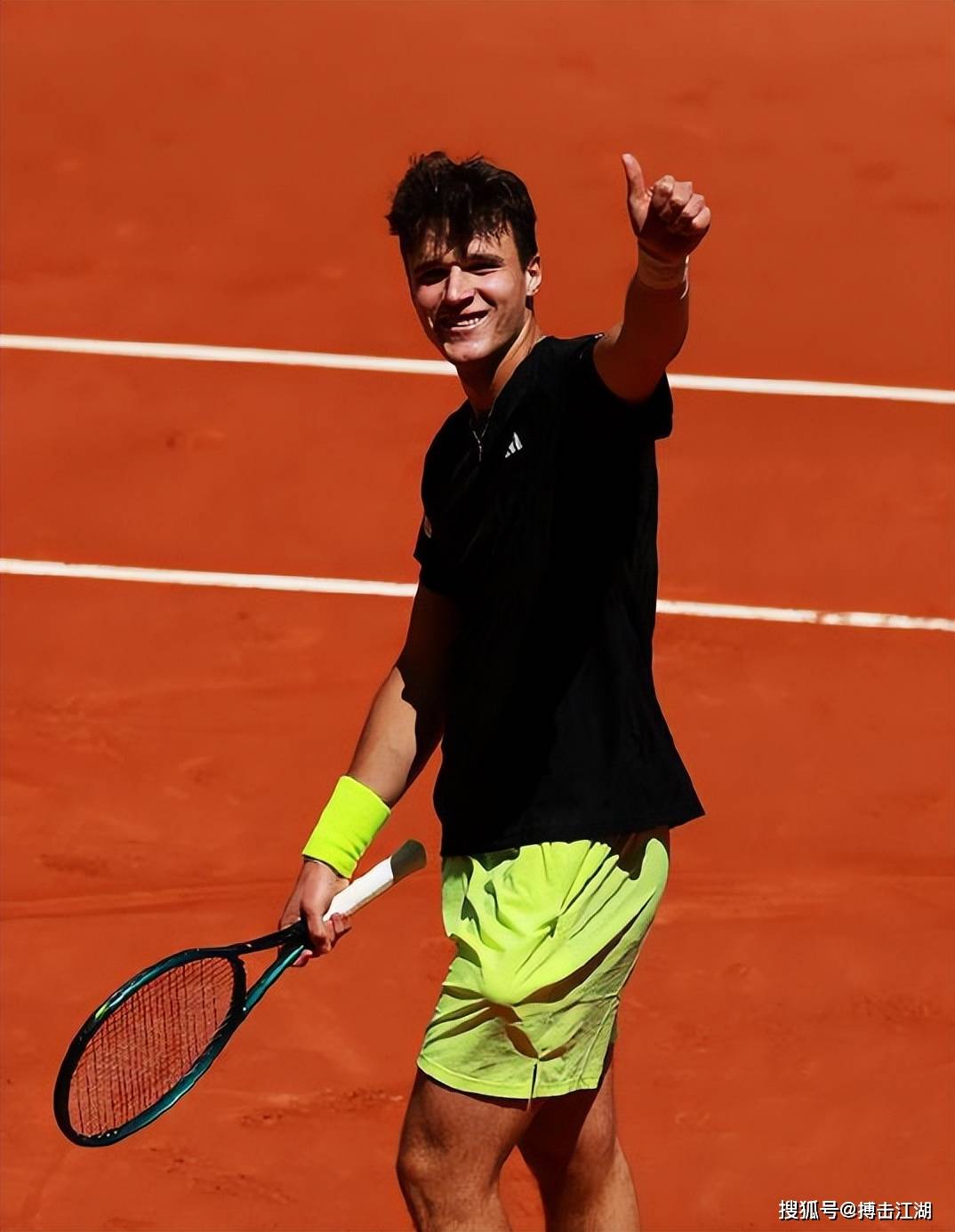 欧洲网球队翻盘美国网球队，兹维列夫爆发神勇