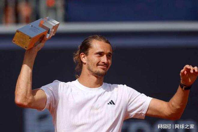 欧洲网球队翻盘美国网球队，兹维列夫爆发神勇