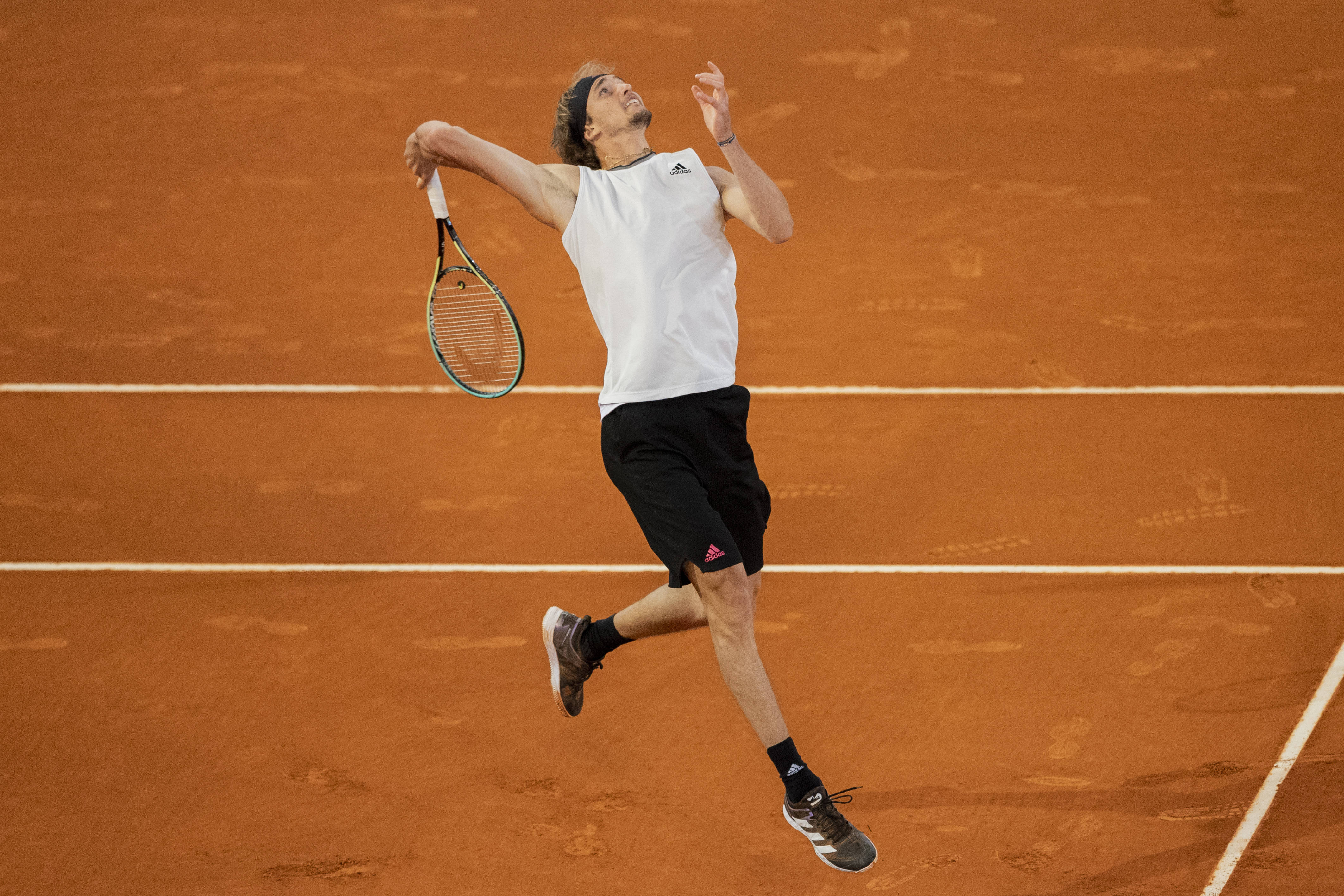 西班牙网球队血洗法国网球队，克耶高斯三分雨点燃全场