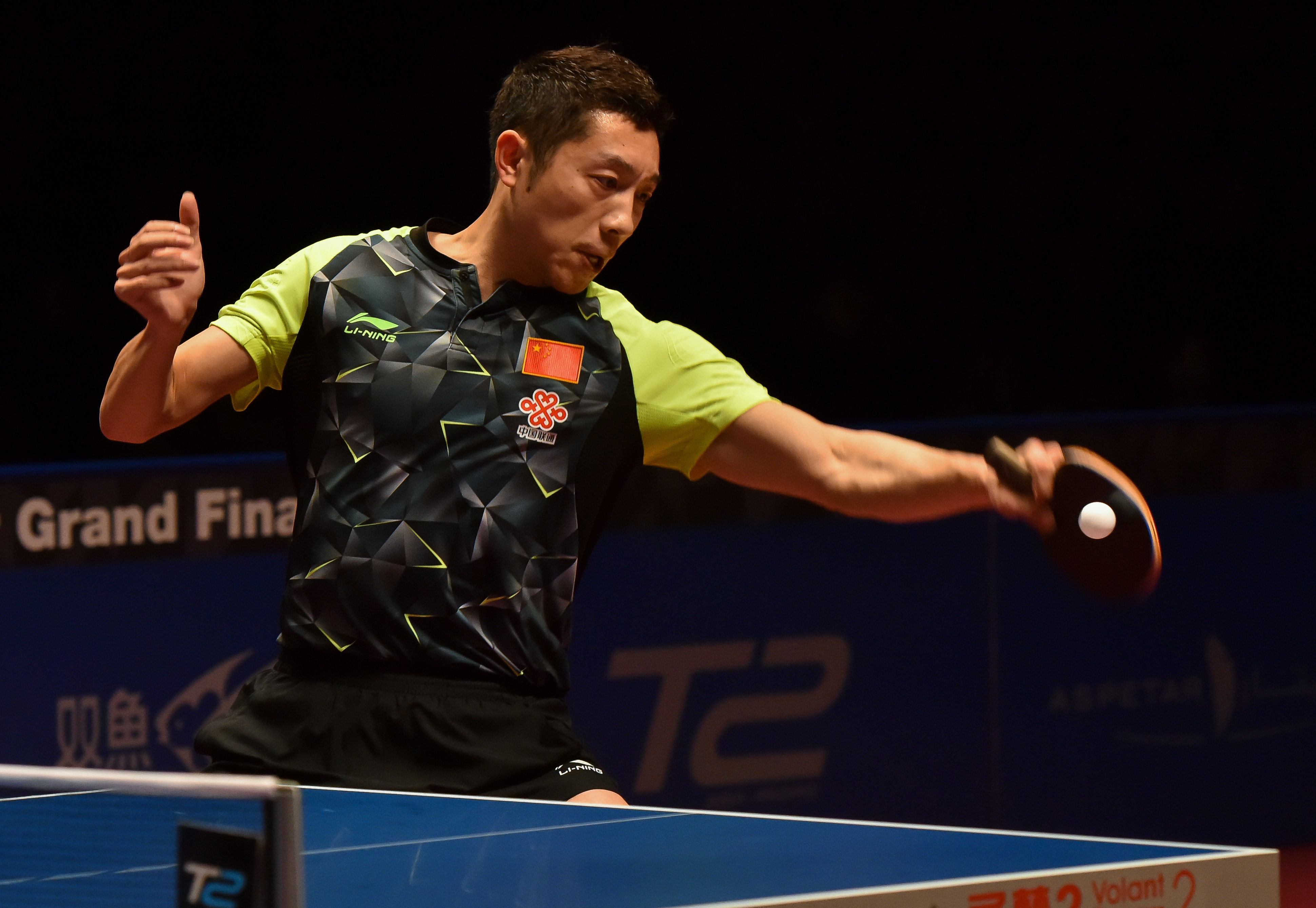 中国乒乓球队横扫日本乒乓球队，许昕关键制胜