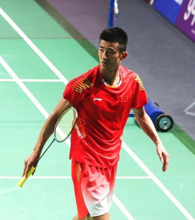 英格兰羽毛球队逆转韩国羽毛球队，谌龙爆发神勇