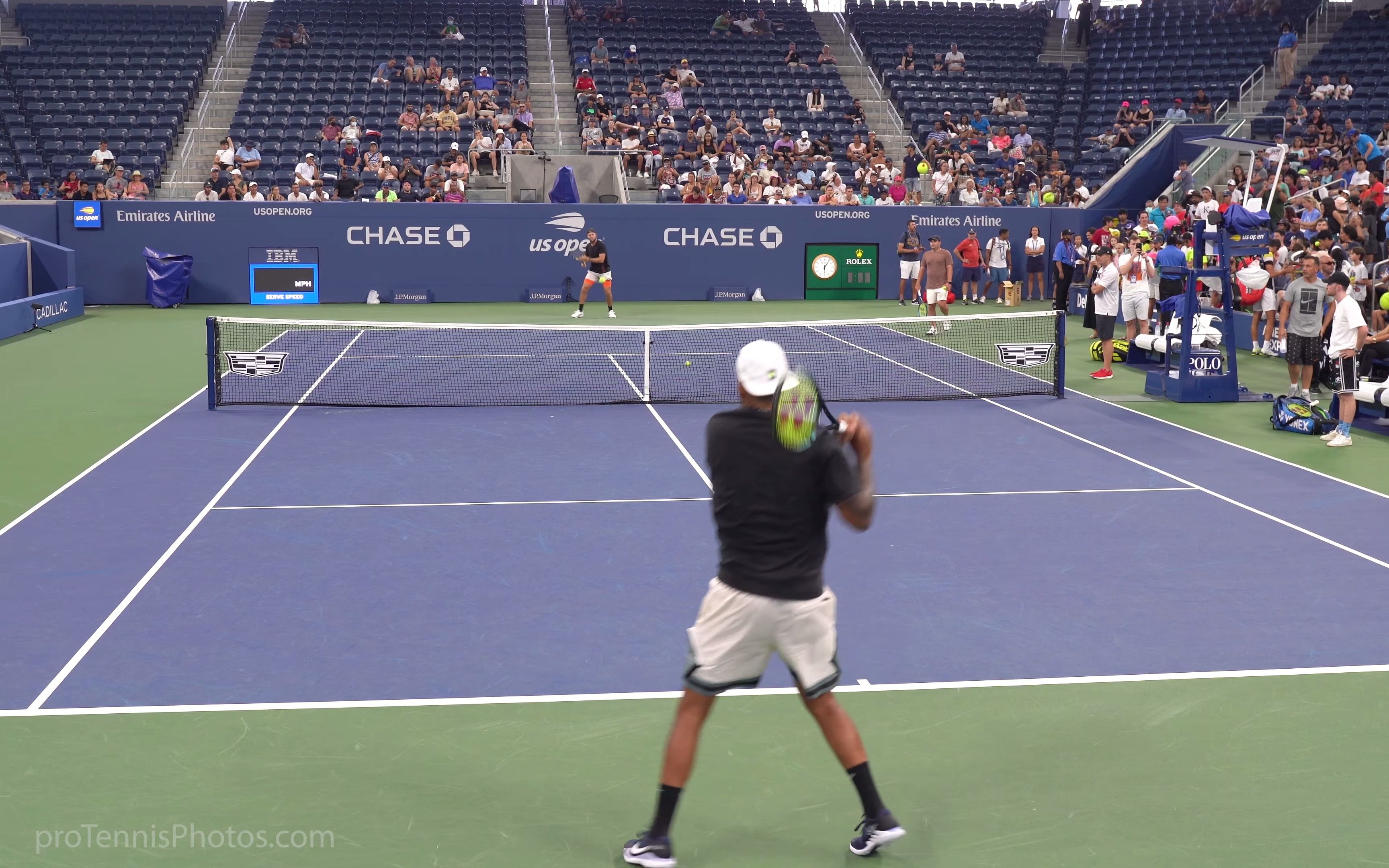 世界网球队险胜西班牙网球队，克耶高斯打破历史纪录