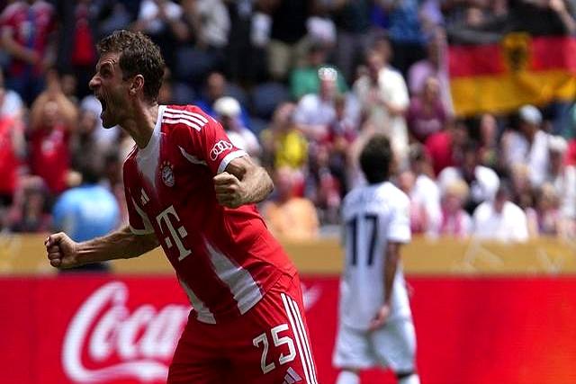 拜仁绝地反击瑞典，托雷斯惊艳世界