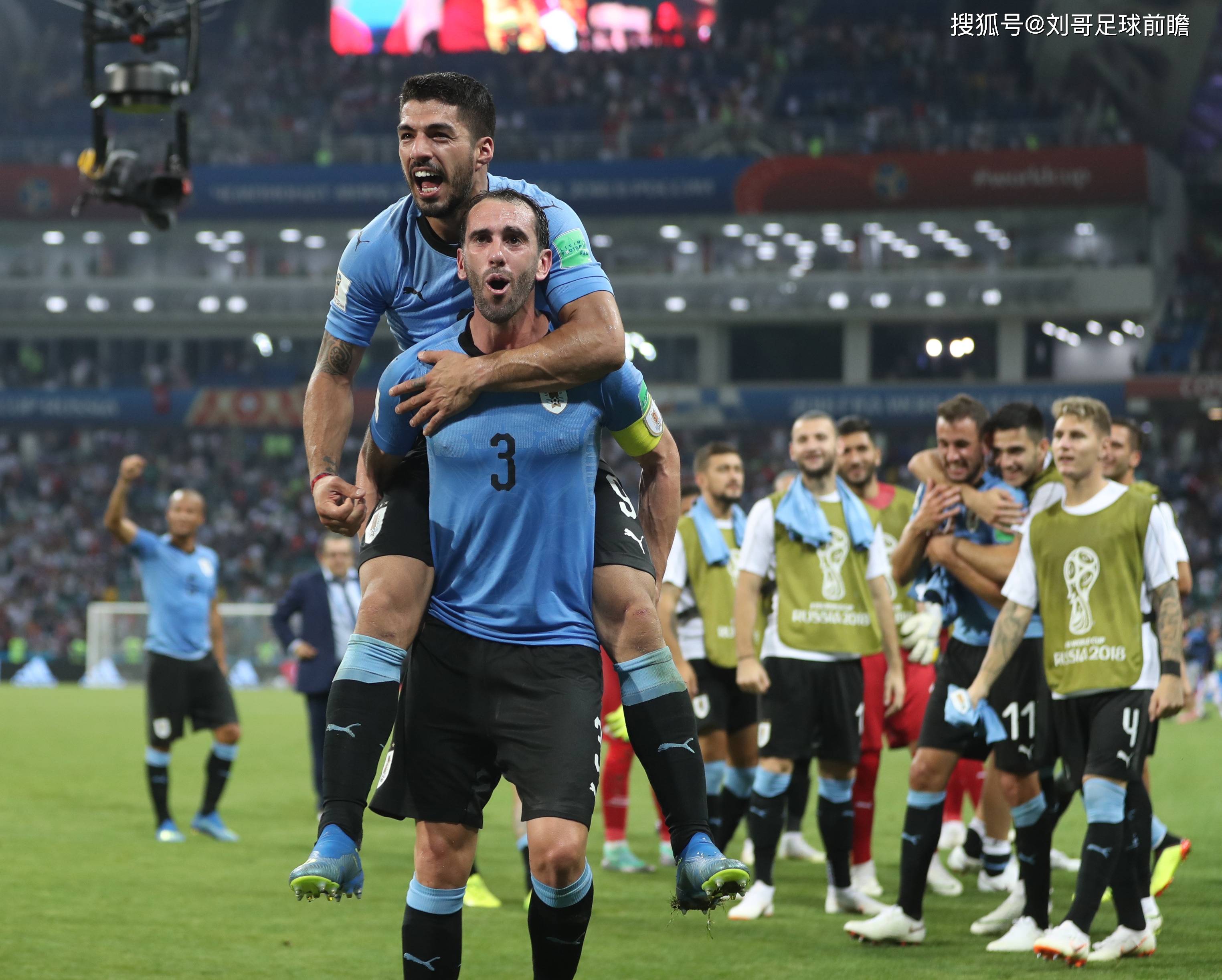 乌拉圭爆冷加拿大，范佩西关键制胜