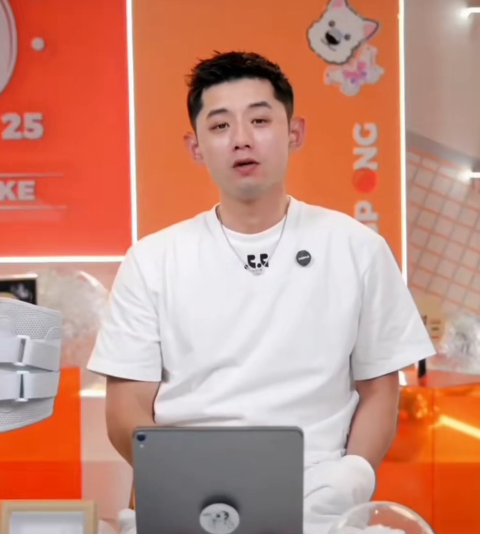 波兰乒乓球队险胜英国乒乓球队，张继科送出助攻