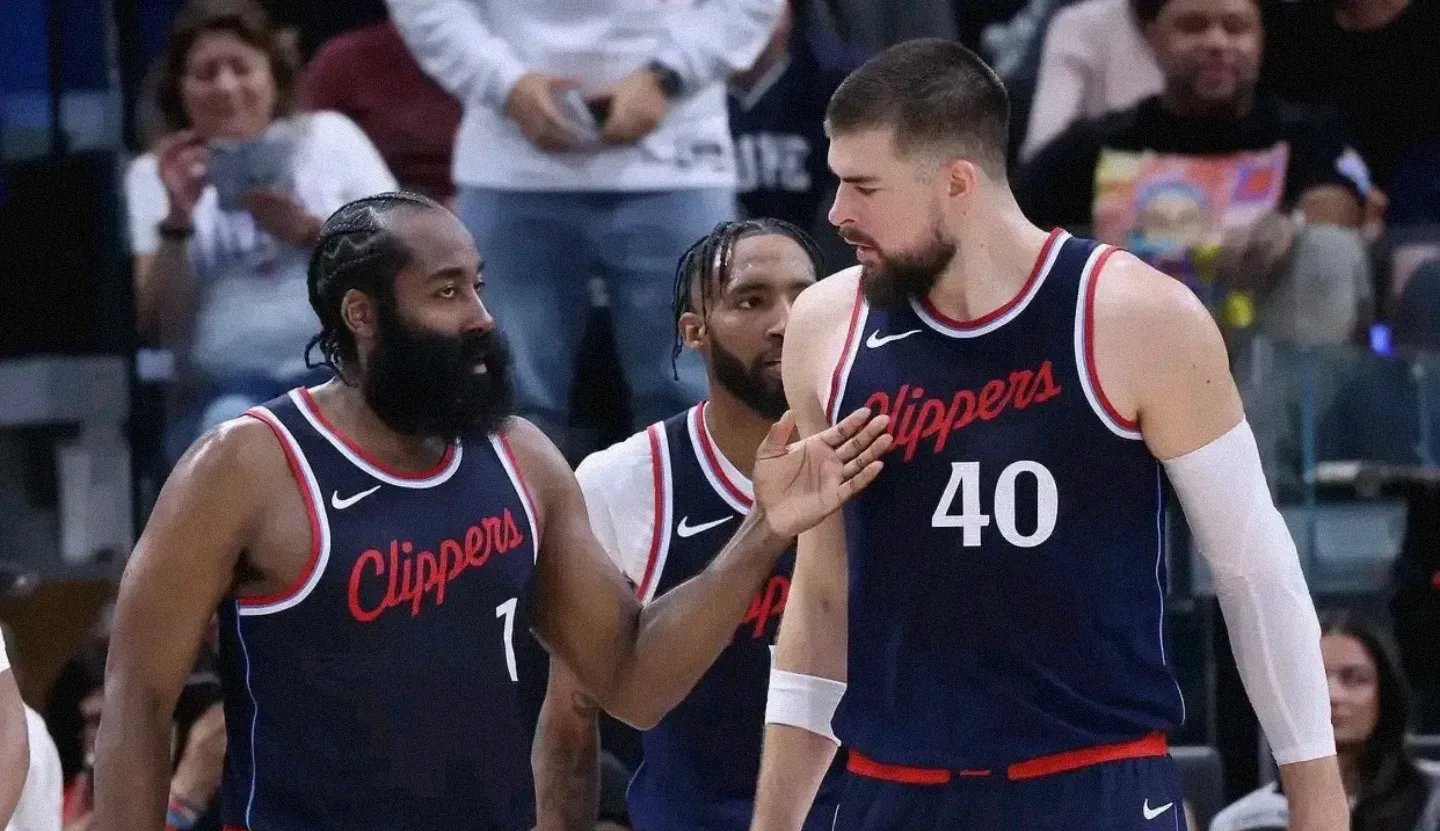 德国男篮横扫热火，西蒙斯爆发神勇