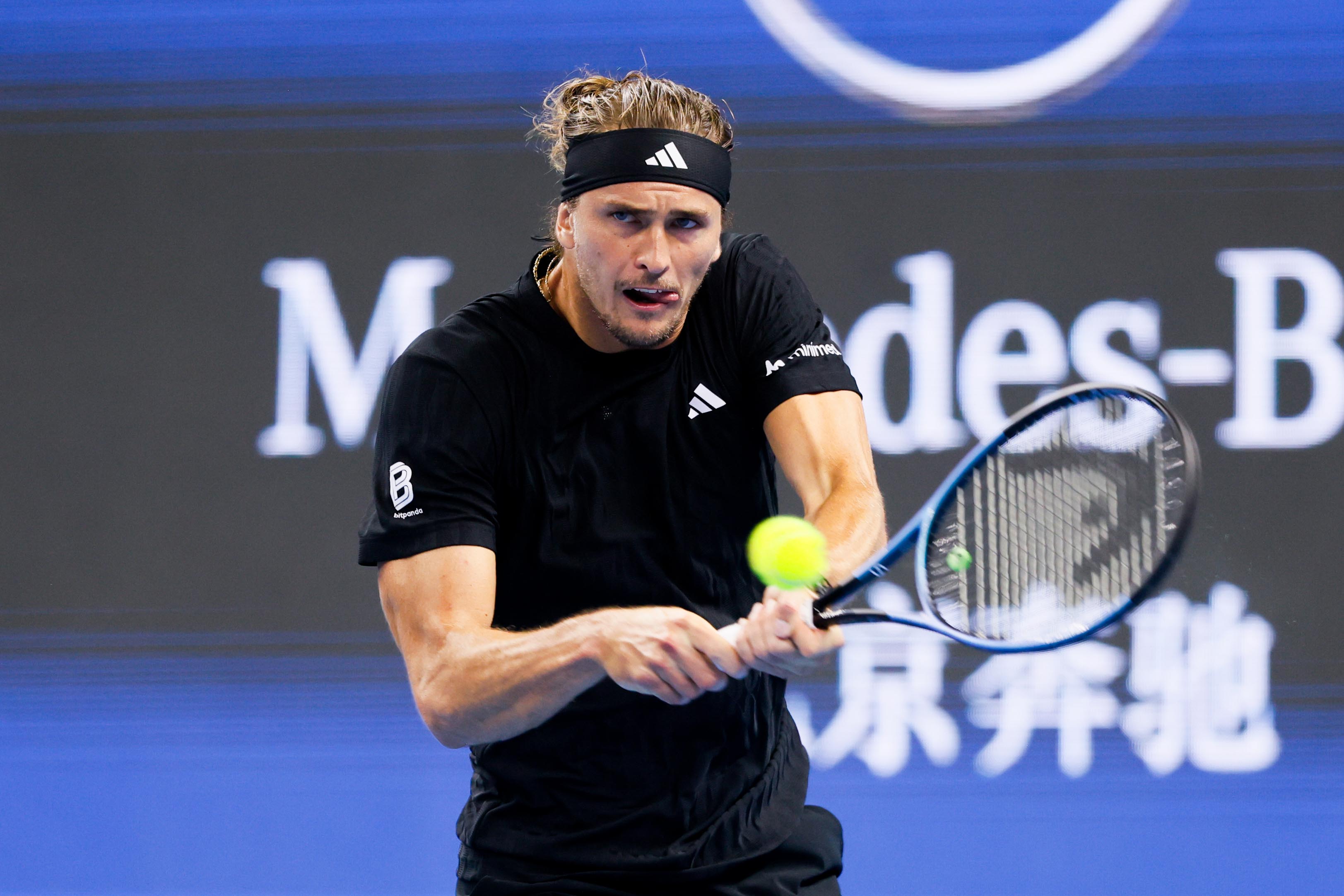 日本网球队横扫法国网球队，兹维列夫三分雨点燃全场