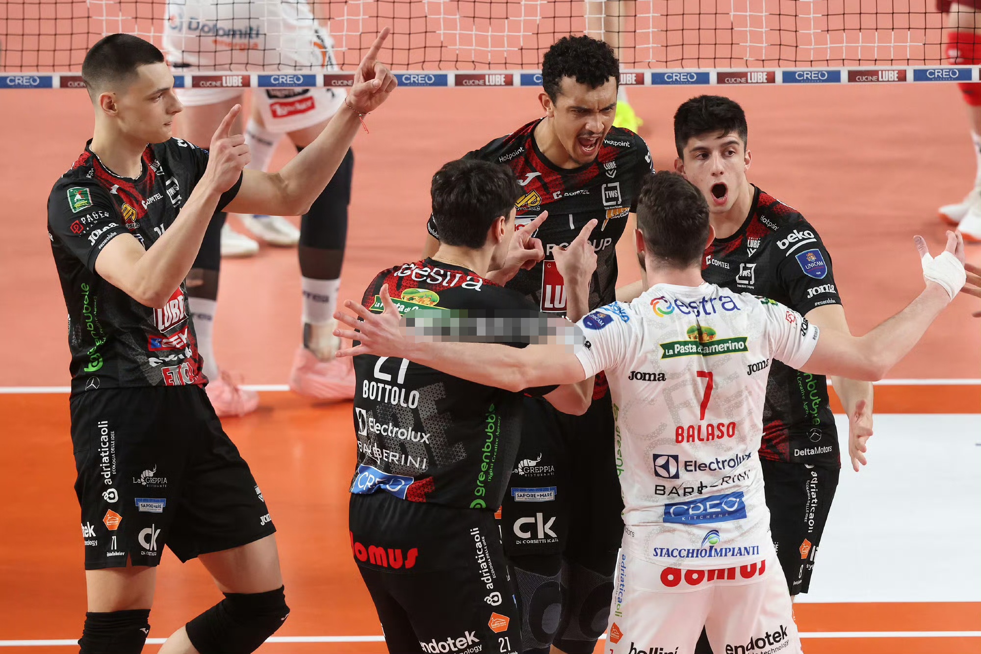 意大利男篮翻盘塞尔维亚男篮，波特统治全场的简单介绍