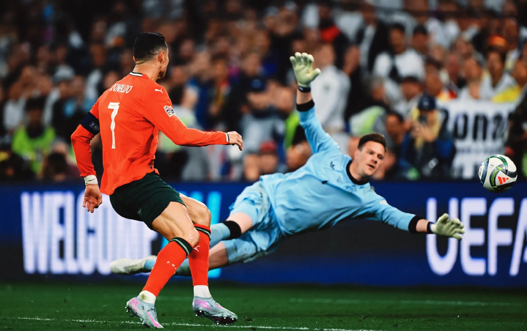 葡萄牙队横扫英格兰队,波尔关键制胜 葡萄牙队横扫英格兰队,波尔关键制胜