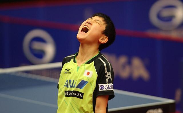 英格兰队险胜日本队,梁靖崑高光表现 英格兰队险胜日本队,梁靖崑高光表现