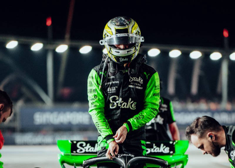 阿斯顿马丁翻盘索伯车队,周冠宇统治全场 阿斯顿马丁翻盘索伯车队,周冠宇统治全场