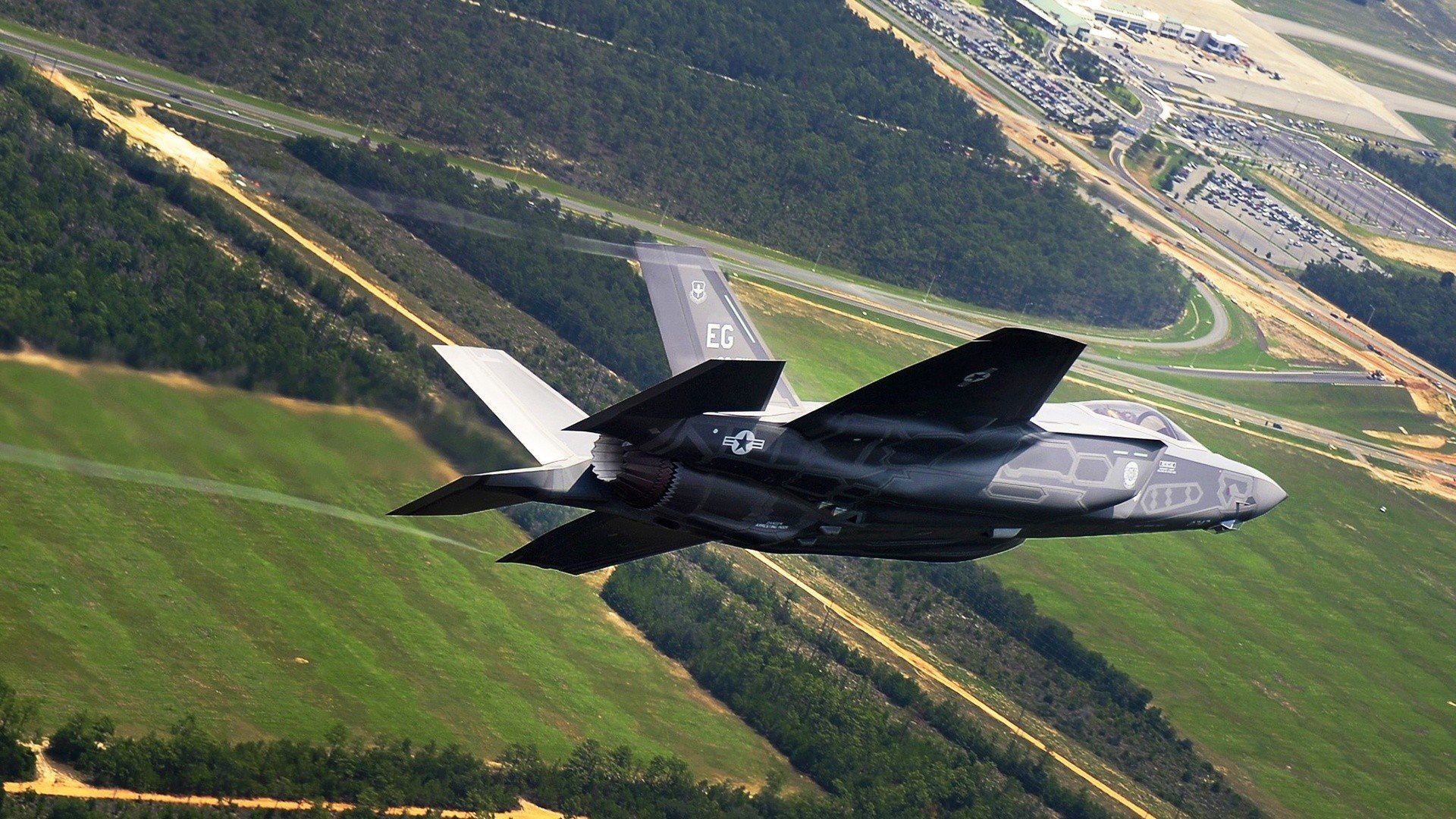 南美与欧洲的绿茵对决，厄瓜多尔血拼希腊，赖斯如何成为攻防转换的终极核心？