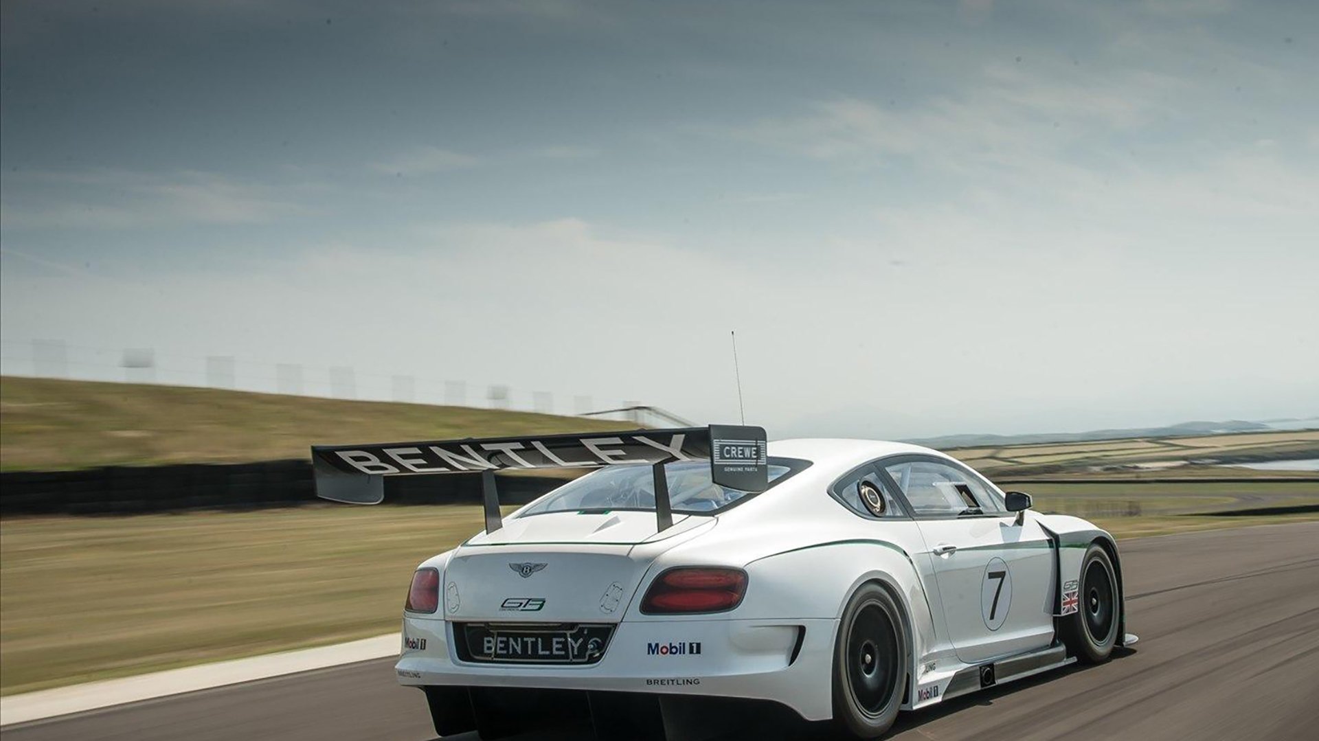 铁闸与雨林的双子星对决,德里赫特的防守艺术与哥伦比亚的关键突围