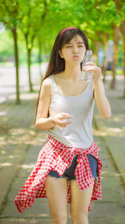 引擎咆哮，篮筐震颤，锡安在F1揭幕战上的跨界统治