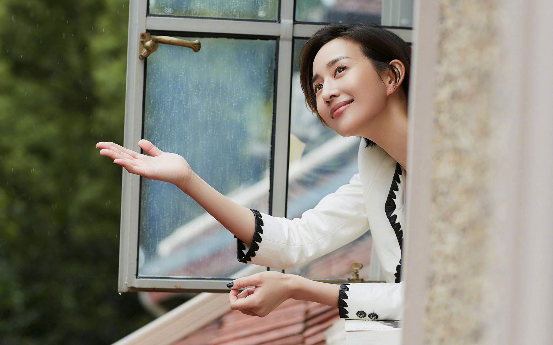 舞台魔力的对决，奥亚尔萨瓦尔闪耀欧冠，巴西军团冲垮国米防线